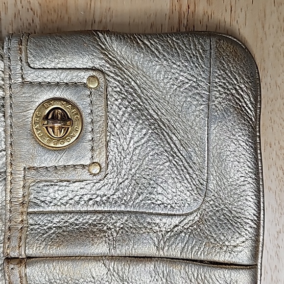 Marc Jacob's Crossbody Bag Gold Metallic Gold Hardware - Picture 4 of 13